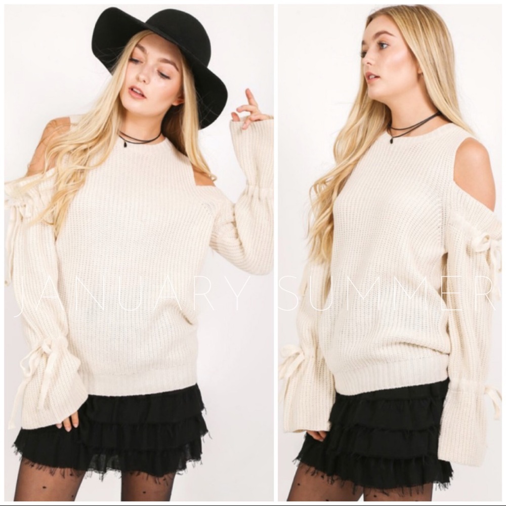 ❄️LAST1️⃣//IVORY COLD SHOULDER SWEATER - Picture 3 of 8